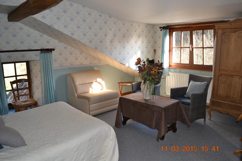 Auberge Au Naturel Des Ardennes Rochehaut Rom bilde