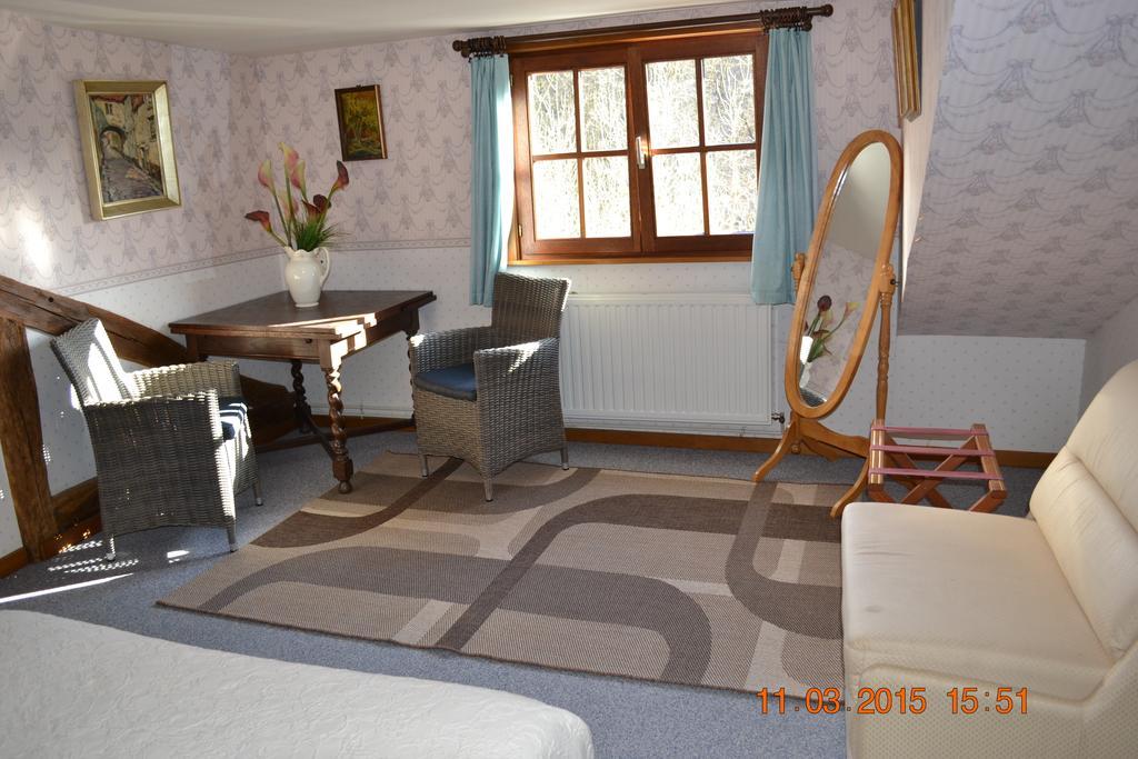 Auberge Au Naturel Des Ardennes Rochehaut Rom bilde